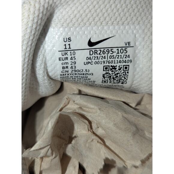 Nike Run Swift 3 Size 11 White Photon Dust Black DR2695-105 - Picture 2 of 9